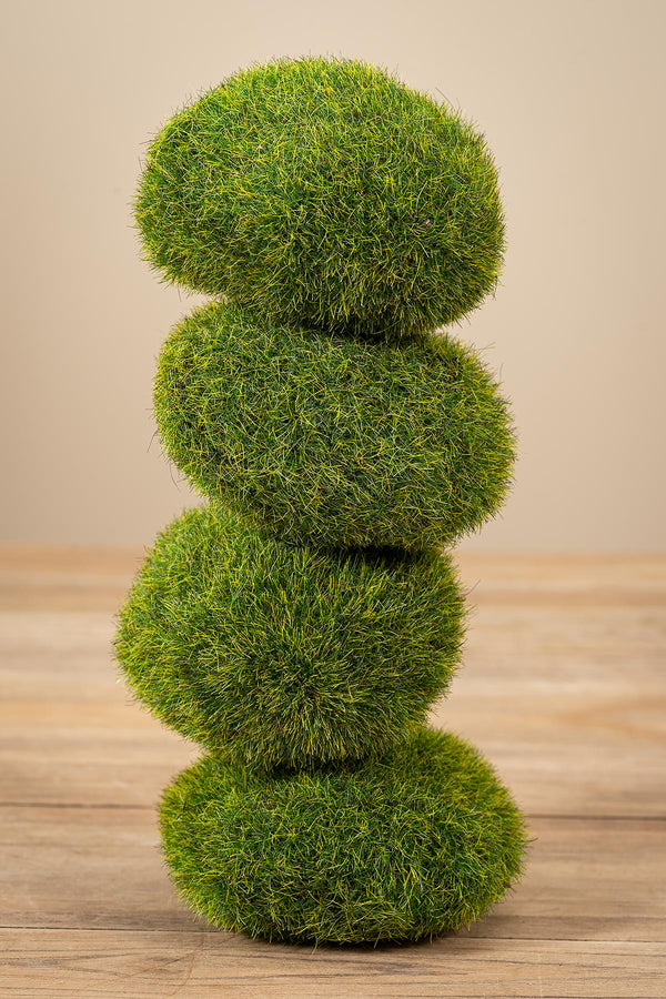 Künstliche Moosbällchen in natürlichem Grün