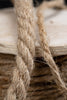 Juteband auf Holzspule Closeup