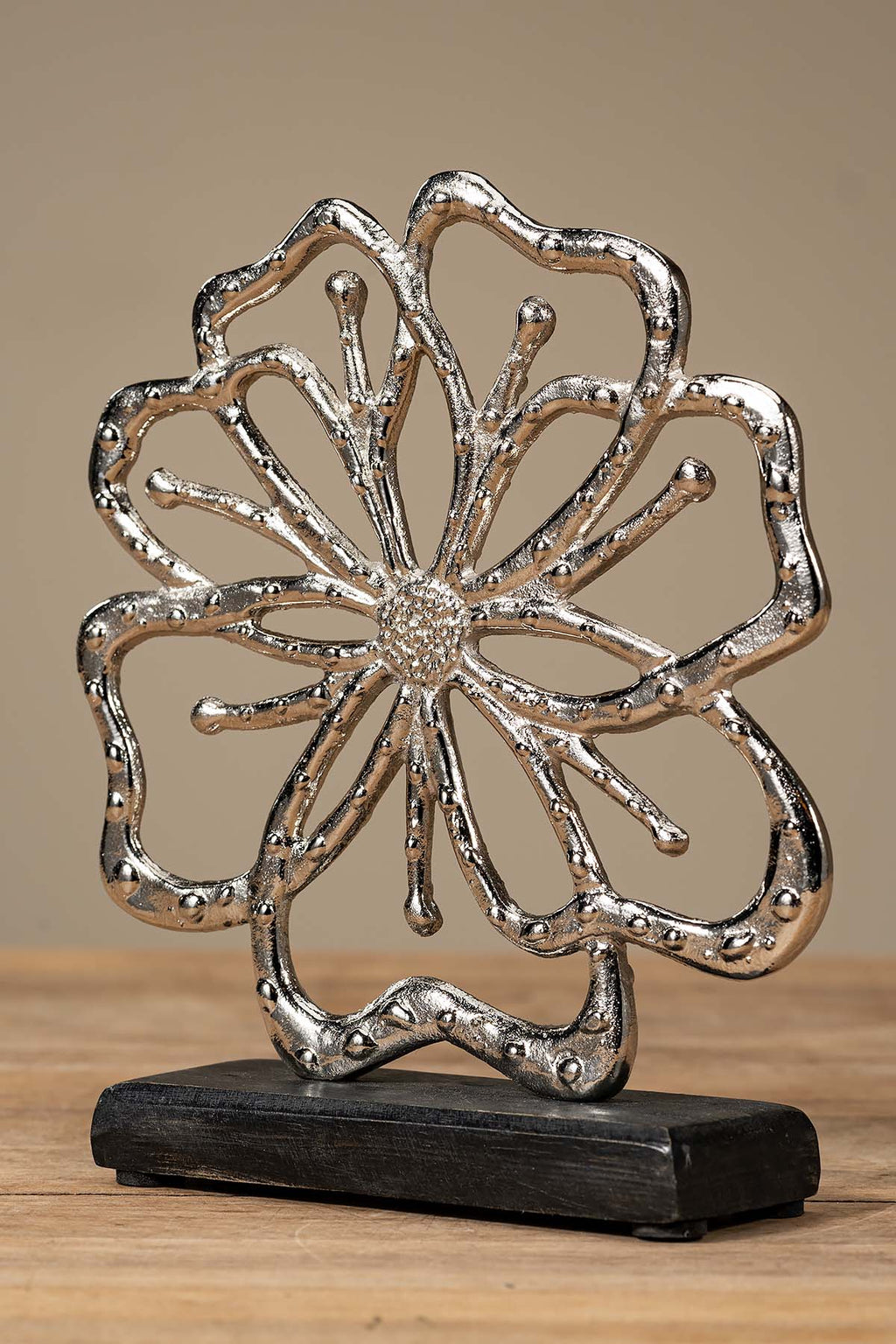 Metallblume mit Standfuß